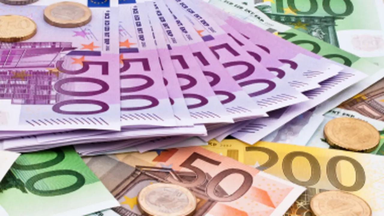 سعر اليورو في منتصف تعاملات الخميس أمام الجنيه المصري